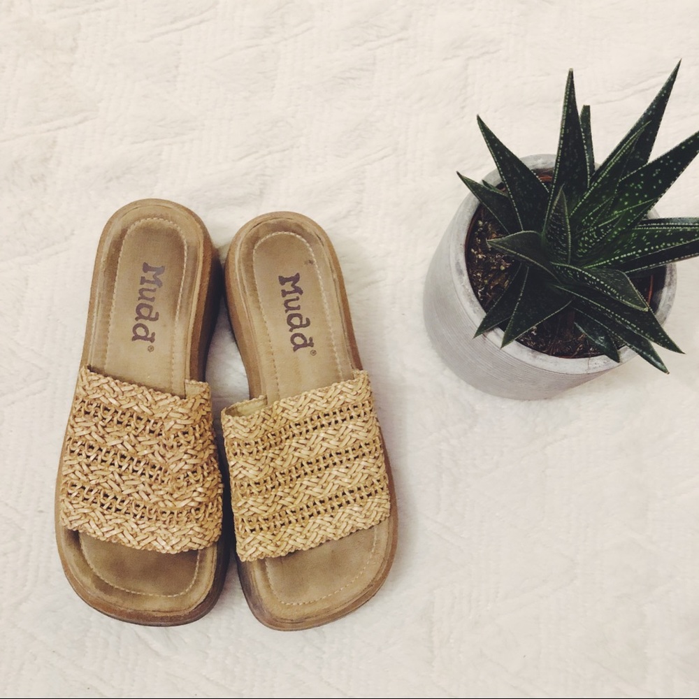 🐉 Mudd Sandals